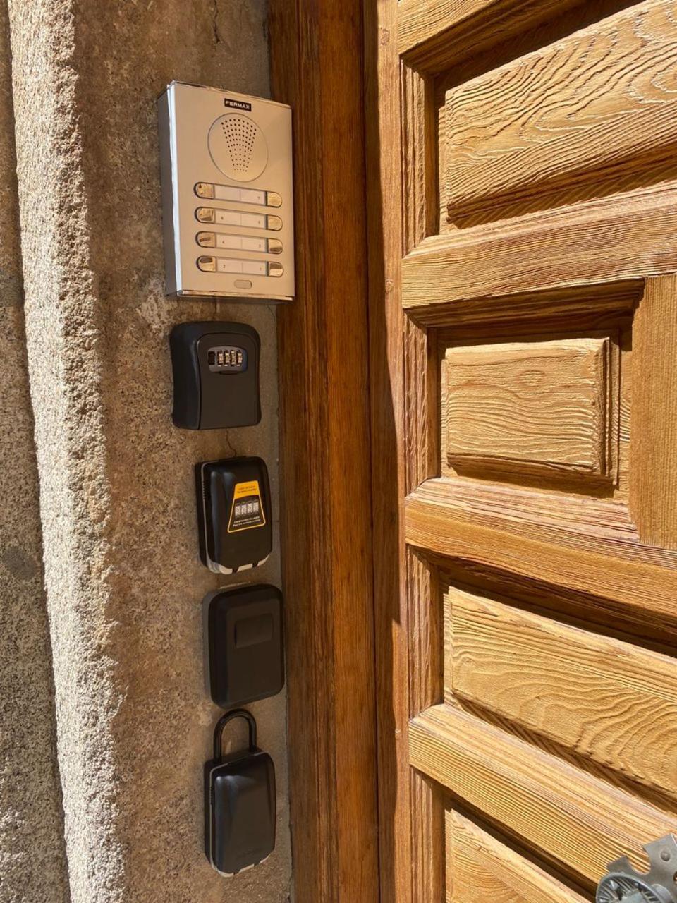 Appartamento Apartamento En Toledo Bagu Esterno foto